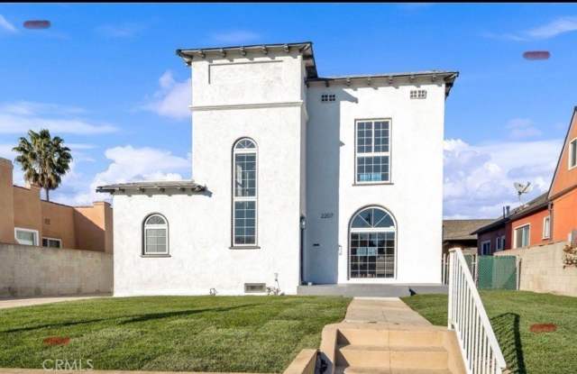 2207 W 78th photos photos