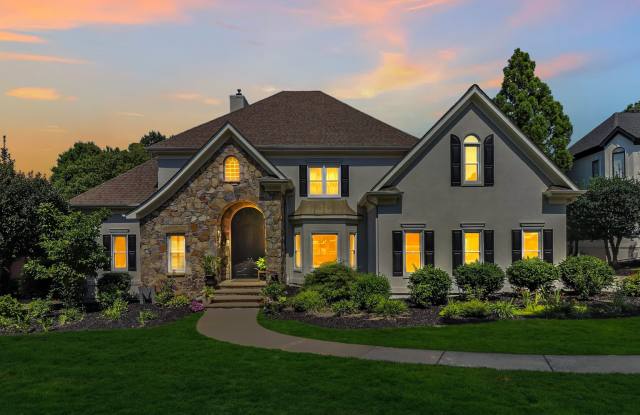 18928 Peninsula Point Dr Cornelius Professionally Managed by Select Real Estate Group Gallery 1