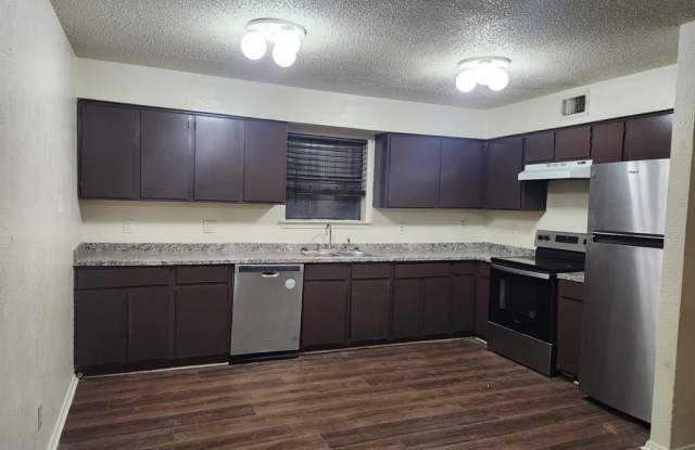 2507 Stella Street - 2507 Stella Street, Denton, TX 76201