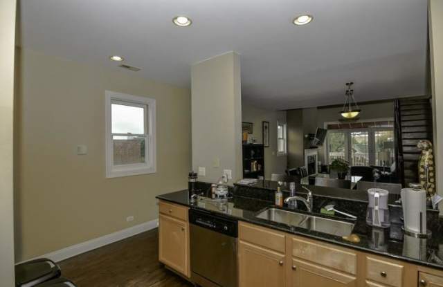 4745 Dover Gallery 4