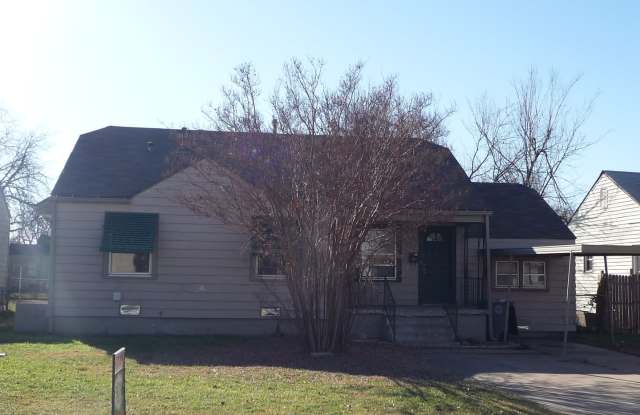 1916 NW Oak Ave. photos photos