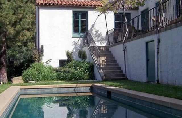 Remarkable Spanish Estate with Flexible Bedrooms and Studios Gallery 4