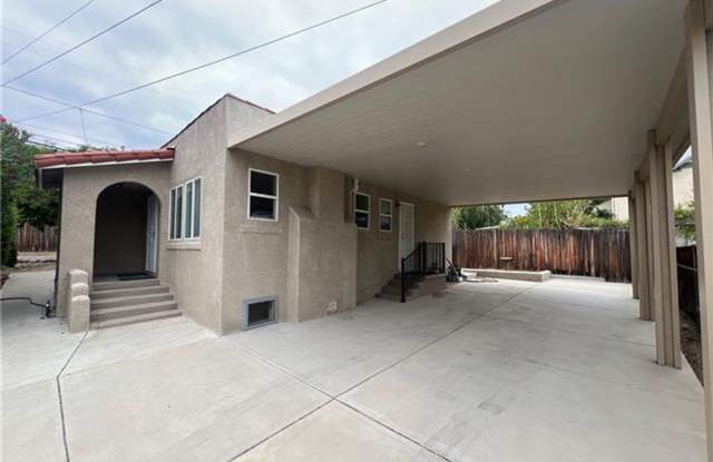 Charming 2-Bedroom Home Near the Lake - 206 North Lindsay Street, Lake Elsinore, CA 92530 Charming 2-Bedroom Home Near the Lake - 206 North Lindsay Street, Lake Elsinore, CA 92530