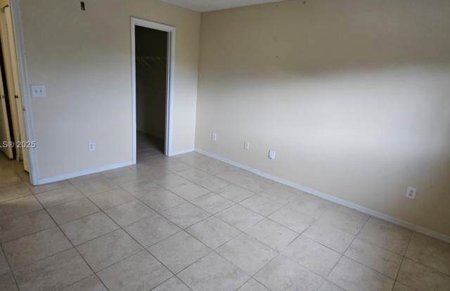 3690 N 56th Ave photos photos