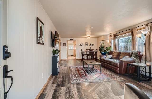 AVAILABLE NOW, LARGE YARD AND DETACHED 2 CAR GARAGE, UPDATED FLOORS AND BATH, $0 DEPOSIT OPTIONS! Gallery 3