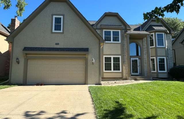 Huge 4/4 in Overland Park - 10708 West 128th Place, Overland Park, KS 66213