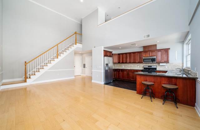 769 MONTGOMERY ST - 769 Montgomery Street, Jersey City, NJ 07306