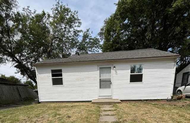 2221 N 31st St photos photos