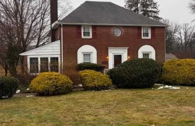 110 SUNSET DR photos photos