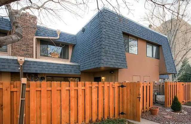 Large, Lovely 2BD/1.5BA Townhouse-Style Condo — Steps from Highline Canal! Gallery 3