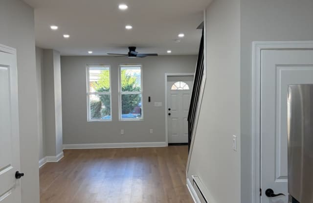 Beautiful Newly renovated 3 bedroom home now available for rent in West Parkside Gallery 4