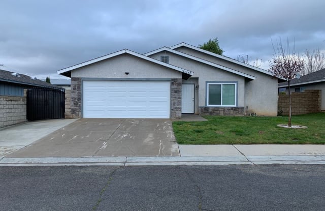 34528 Amberwood Pl - 34528 Amberwood Place, Yucaipa, CA 92399