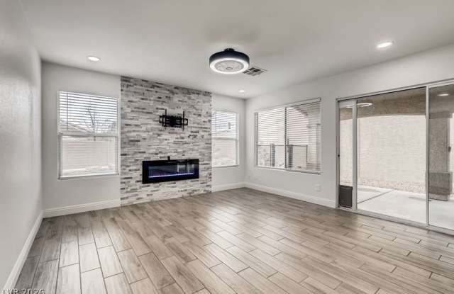1601 Vespertina Court Gallery 4