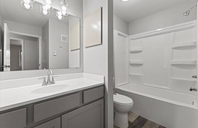 2 Bedroom 1 Bathroom Upper Gallery 3