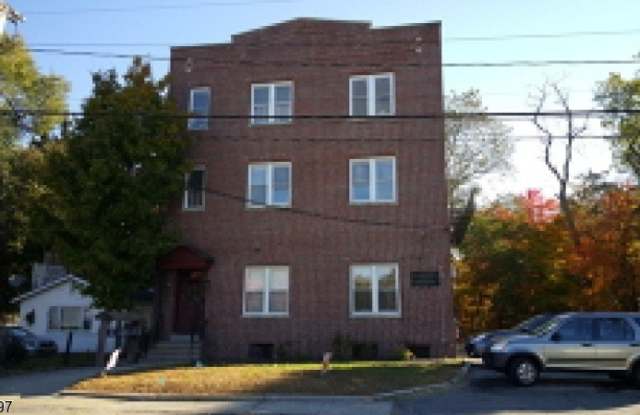 817 Ringwood Ave - 817 Ringwood Avenue, Pompton Lakes, NJ 07442