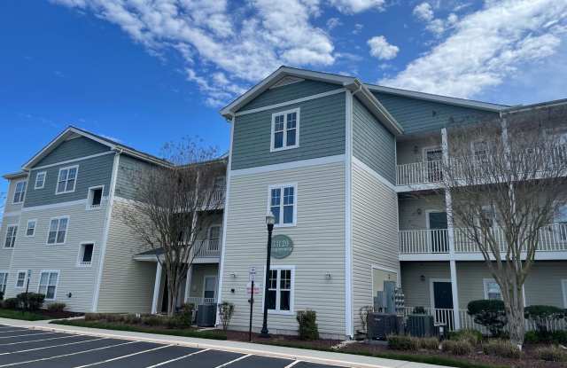 Village of 5 Points! Year Round condo - close to area beaches. Gallery 1