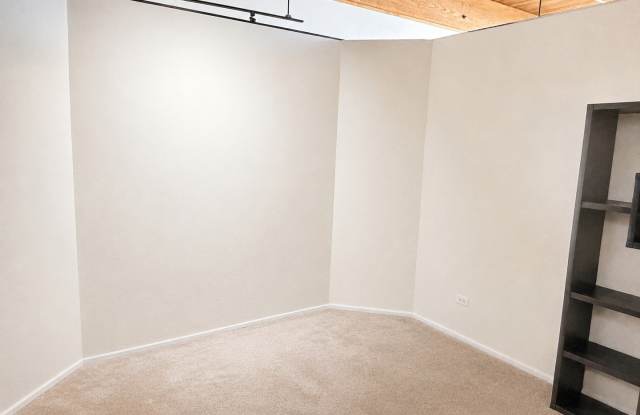 1801 S MICHIGAN Avenue Gallery 4