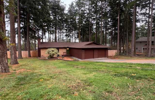 ***PENDING APPLICATIONS***Fantastic Home Close to Schools, Shopping and NAS Whidbey! Pet Friendly! - 652 Cathlamet Drive, Oak Harbor, WA 98277 ***PENDING APPLICATIONS***Fantastic Home Close to Schools, Shopping and NAS Whidbey! Pet Friendly! - 652 Cathlamet Drive, Oak Harbor, WA 98277