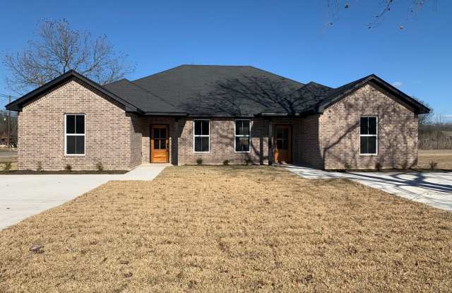 Newer Construction in McGregor photos photos