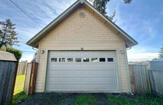 Bright  Sweet 1 Bedroom + Bonus Loft Home in McKinleyville photos photos