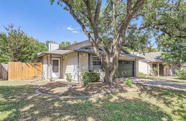 Charming 3/2/2 with Private Fenced Backyard! photos photos