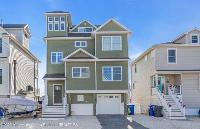 411 Harding Avenue photos photos