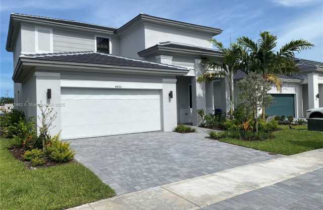 4435 SW 174th Ave photos photos