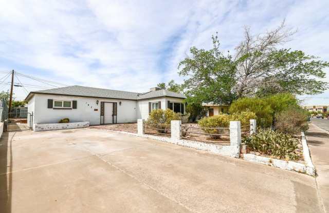 REMODELED 3 BEDROOM HOME IN HENDERSON! photos photos
