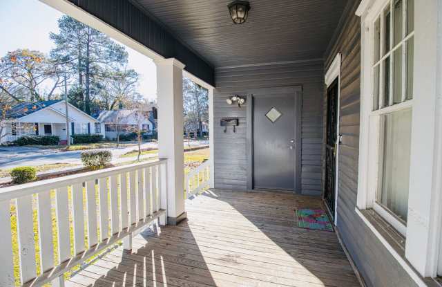 3 Bedroom, 2 Bath Walking Distance to 5 Points, Close to USC - Available July 2027! Gallery 3