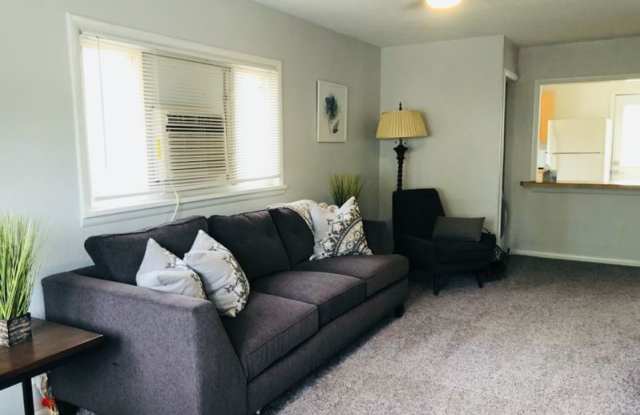 400 Lilac Ln Gallery 3