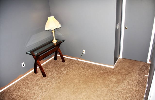 162 N Pointe Circle Gallery 4