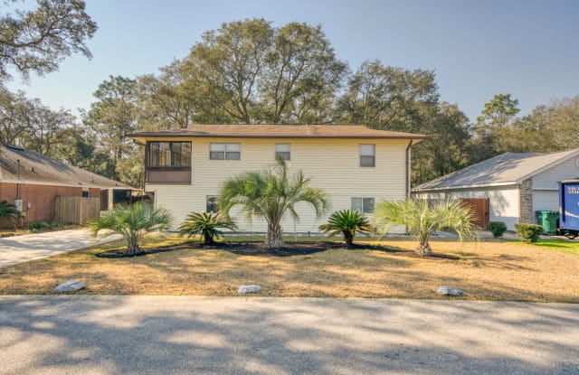 1002 High Grove Court - 1002 High Grove Court, Wright, FL 32547