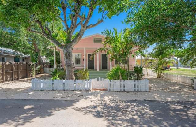 3826 Oak Ave photos photos