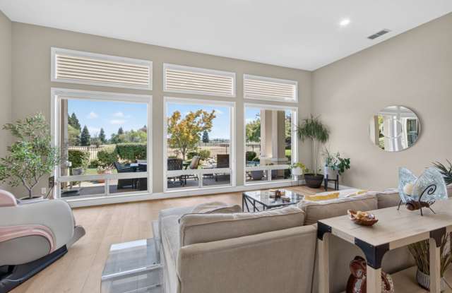 Stunning Lincoln Hills Home In Sun City Del Webb Gallery 3