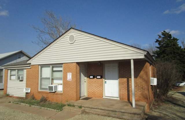 1008 N. BRADLEY - 1008 North Bradley Street, Weatherford, OK 73096