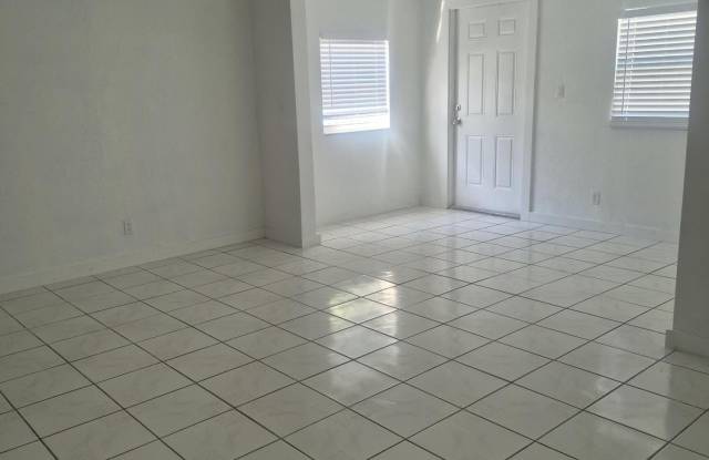432 FOREST HILL Boulevard Gallery 2