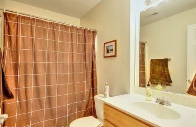 3770 Thornhill Gallery 3