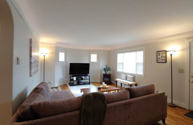 727 4th St NW Gallery 4