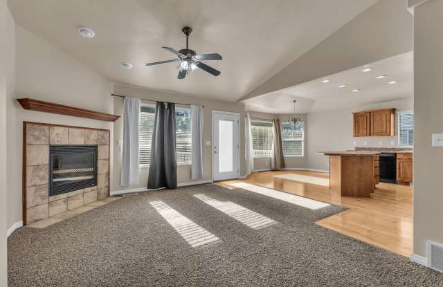 Beautiful 3 Bedroom Rambler in the Heart of Kaysville Gallery 3