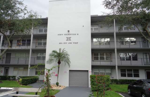251 SW 132nd Way photos photos
