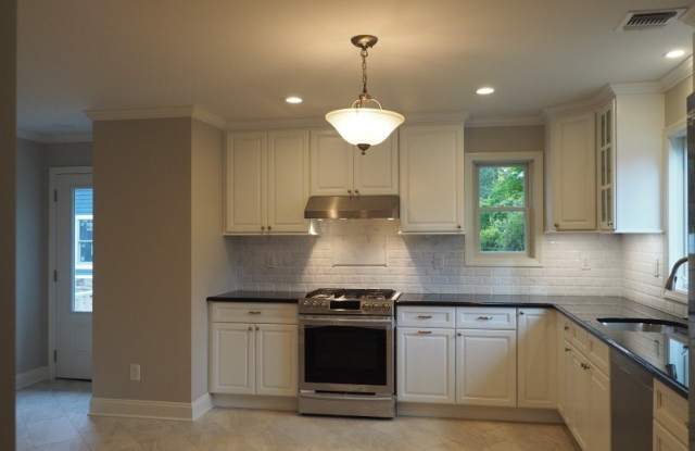 4 Alma Ave photos photos