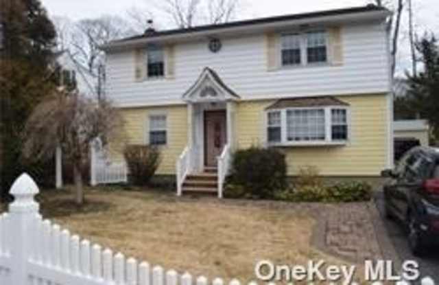 211 Dickinson Avenue - 211 Dickinson Avenue, East Northport, NY 11731