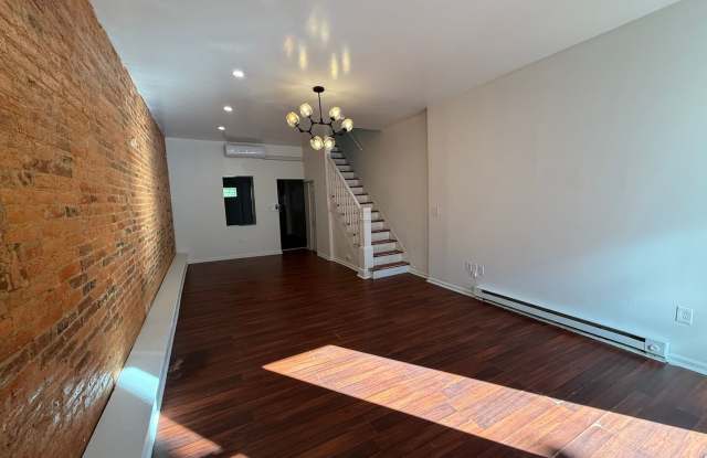 AVAILABLE FOR SHOWING!!! 3BR/1 BA. Gallery 3