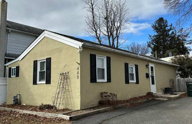 Updated 2 Bedroom Home in Media Borough with Private Yard photos photos