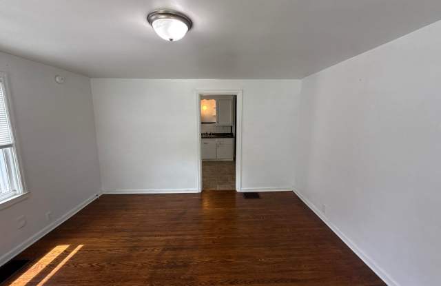 4326 Crittenden Avenue photos photos