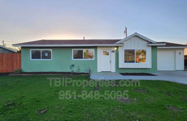 1327 Berkeley Dr - 1327 Berkeley Drive, Redlands, CA 92374