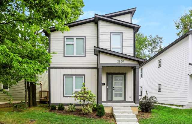 2829 Macpherson Avenue Gallery 1