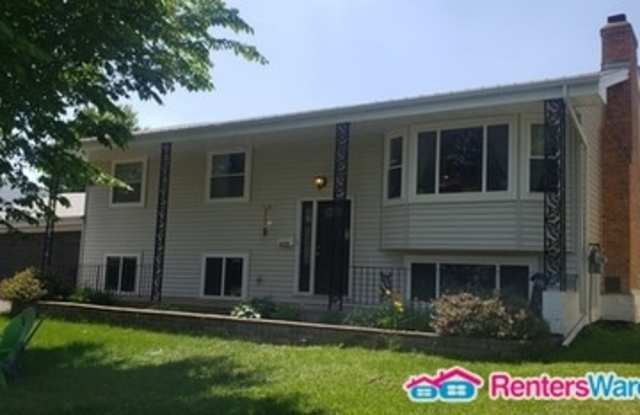 2210 Pennsylvania Avenue S - 2210 Pennsylvania Avenue South, St. Louis Park, MN 55426