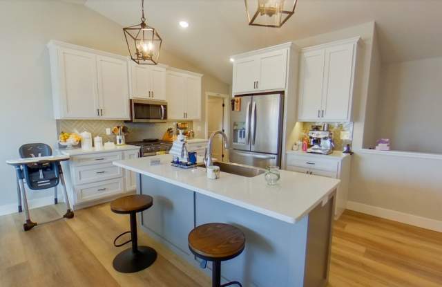 3D TOUR + BEAUTIFUL HOME + 3 Car Garage + Fenced In Yard! Available July 3rd! - 8882 Regina Lane, Pottawatomie County, KS 66502