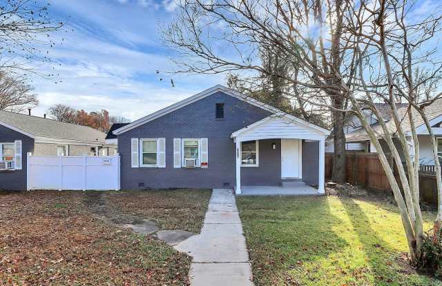 Beautifully Updated Duplex Near NoDa!! photos photos